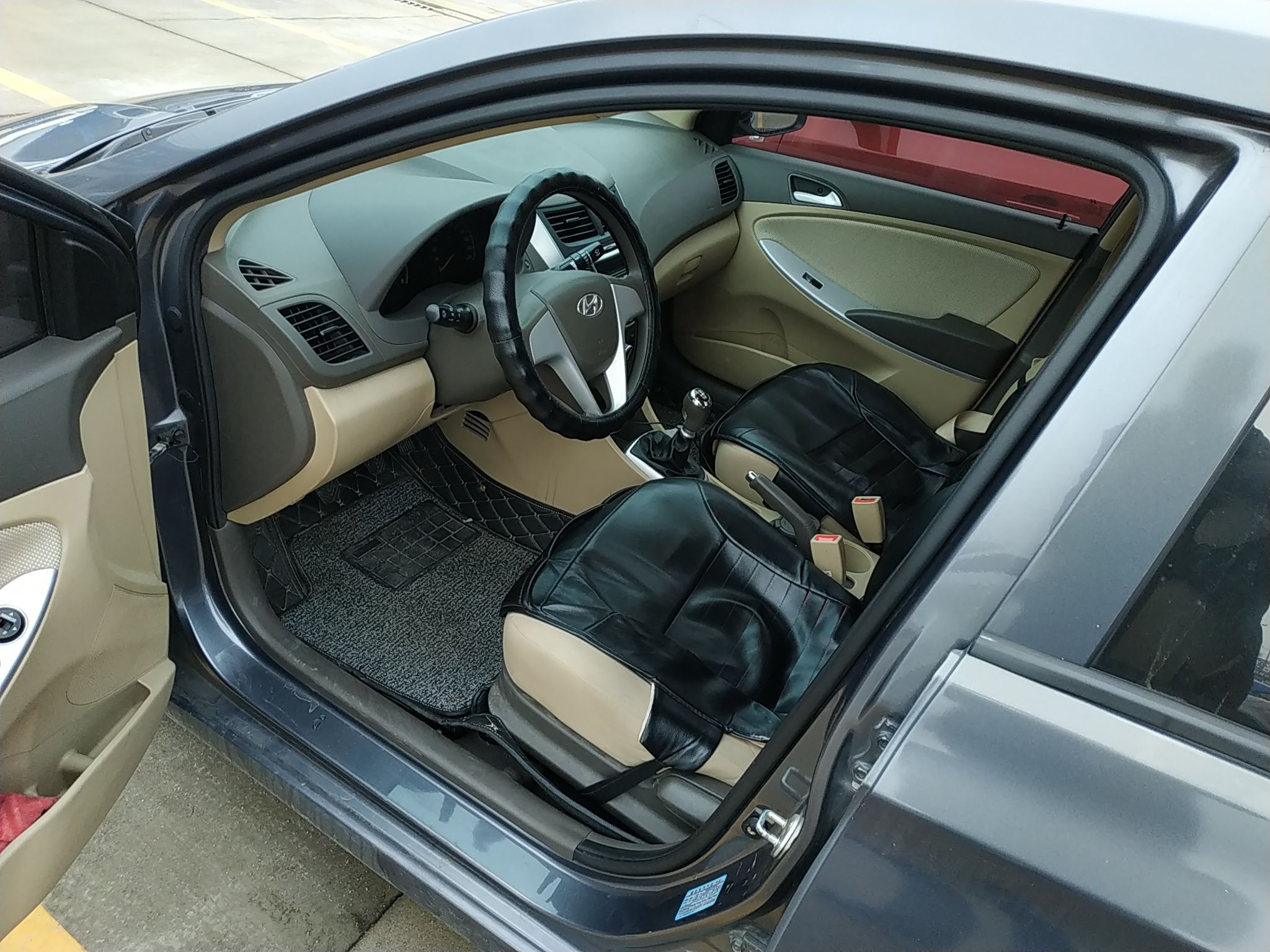现代瑞纳 2010款 1.4L 手动 4门5座三厢车 舒适型 (国Ⅳ) 
