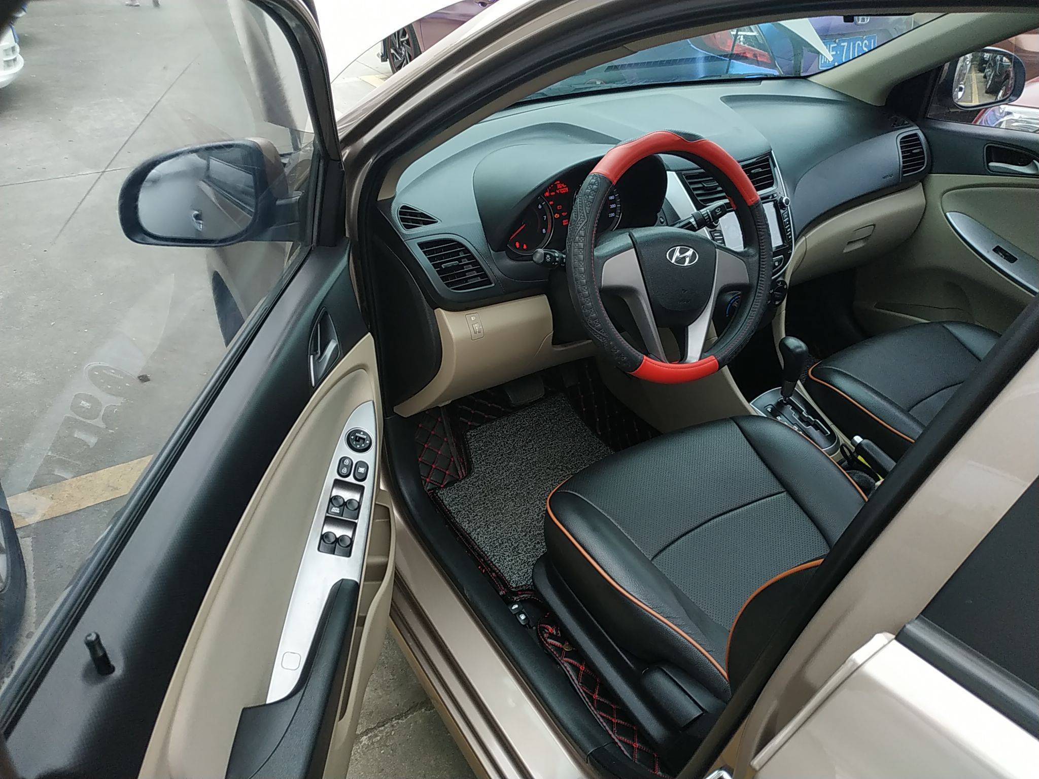 现代瑞纳 2014款 1.4L 自动 4门5座三厢车 领先型GLX (国Ⅳ) 